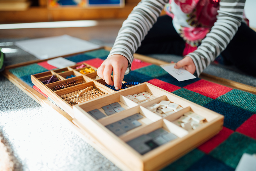 Montessori Schule Unterricht Material Lehrmittel